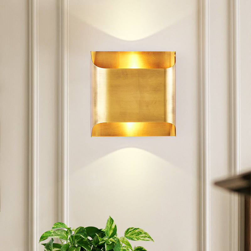 Moderner Stil Geometrischer Wandmontaglampe Metall 1 Lichtwandbeleuchtungsideen im goldenen Finish