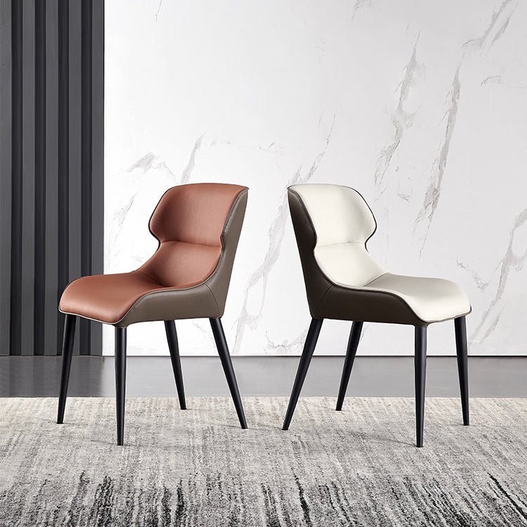 Silla moderna de comedor de metal tapizada Parsons con patas negras