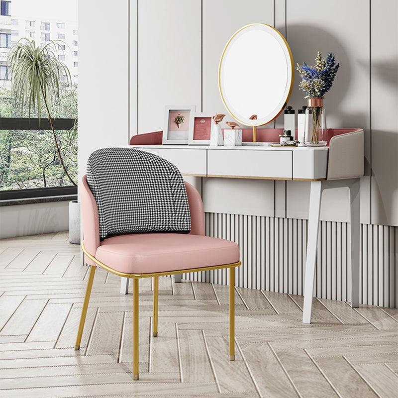 Silla de comedor de metal Glam, sillas de comedor de cuero PU sin brazos para uso doméstico
