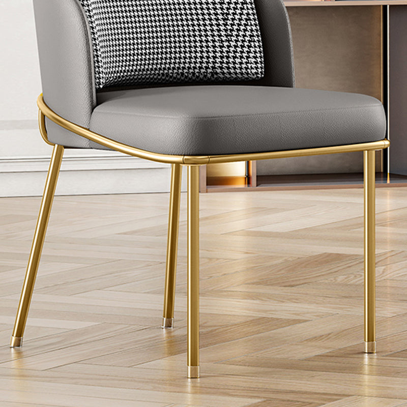 Silla de comedor de metal Glam, sillas de comedor de cuero PU sin brazos para uso doméstico