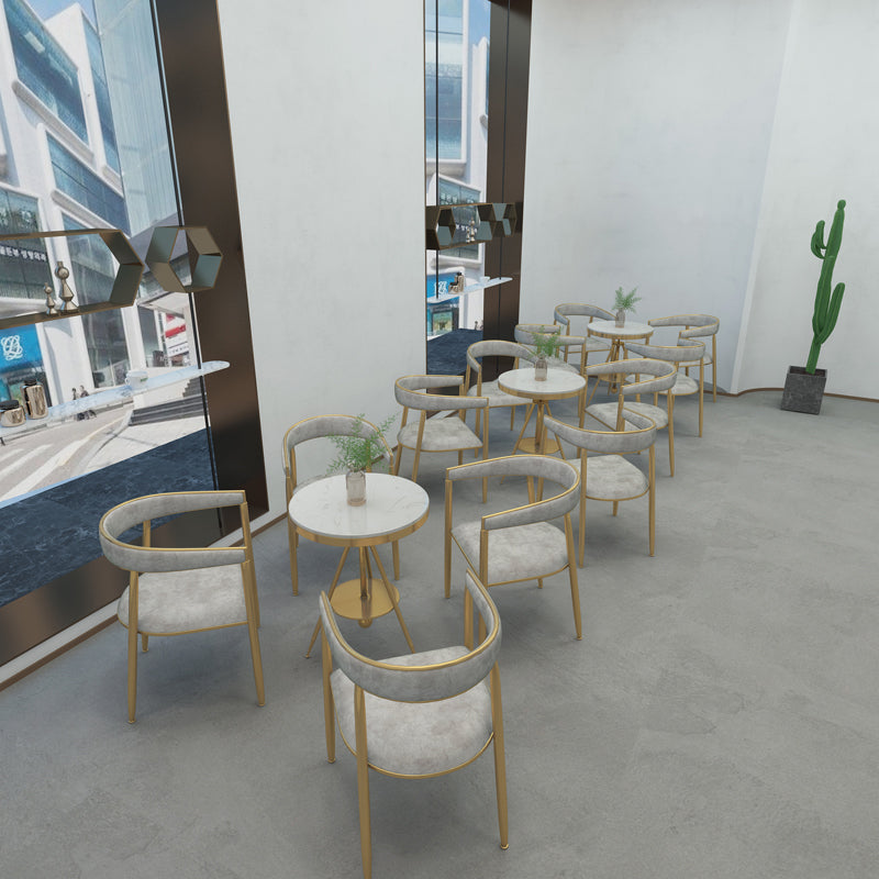 Silla de comedor de metal Glam, sillas laterales de comedor de terciopelo sin brazos para uso doméstico
