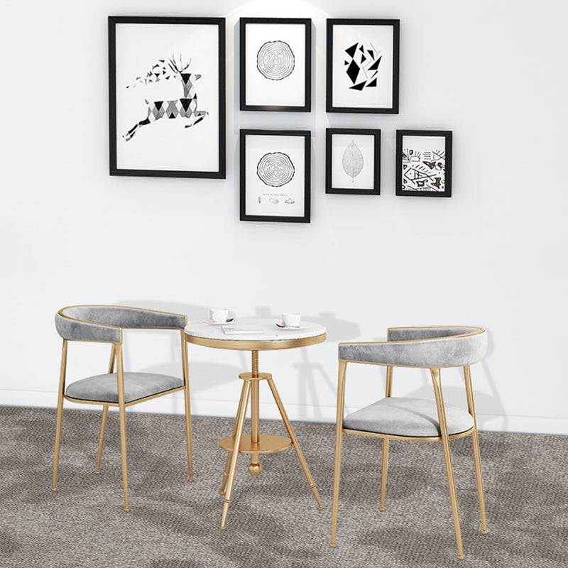 Silla de comedor de metal Glam, sillas laterales de comedor de terciopelo sin brazos para uso doméstico