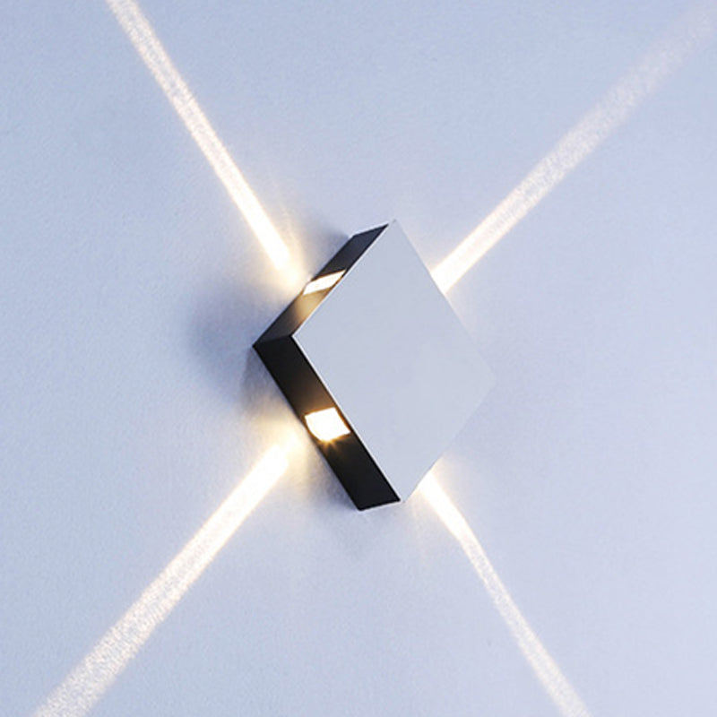 Geometrische Form Metallwandbeleuchtung moderner Stil 4 Leuchten Wandmontage Beleuchtung in Silber