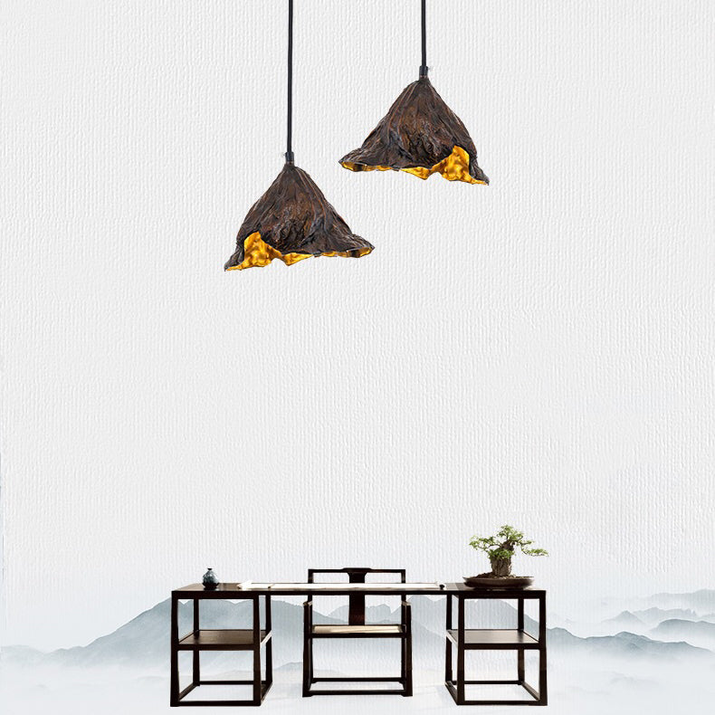 Forme de feuille de lotus flétrie Éclairage suspendu en métal de style postmoderne Lampe suspendue pour le chevet