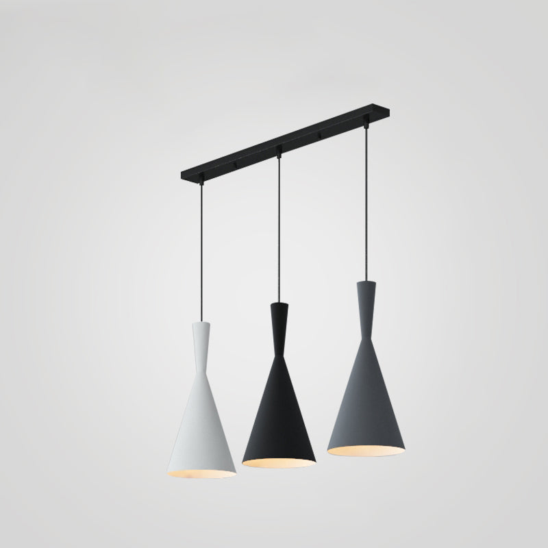 Forme de cône en métal Lumières suspendues modernes style 3 lumières suspendues à la chambre à coucher