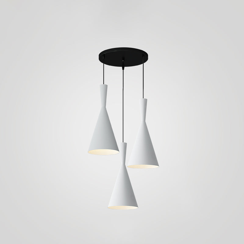 Forme de cône en métal Lumières suspendues modernes style 3 lumières suspendues à la chambre à coucher