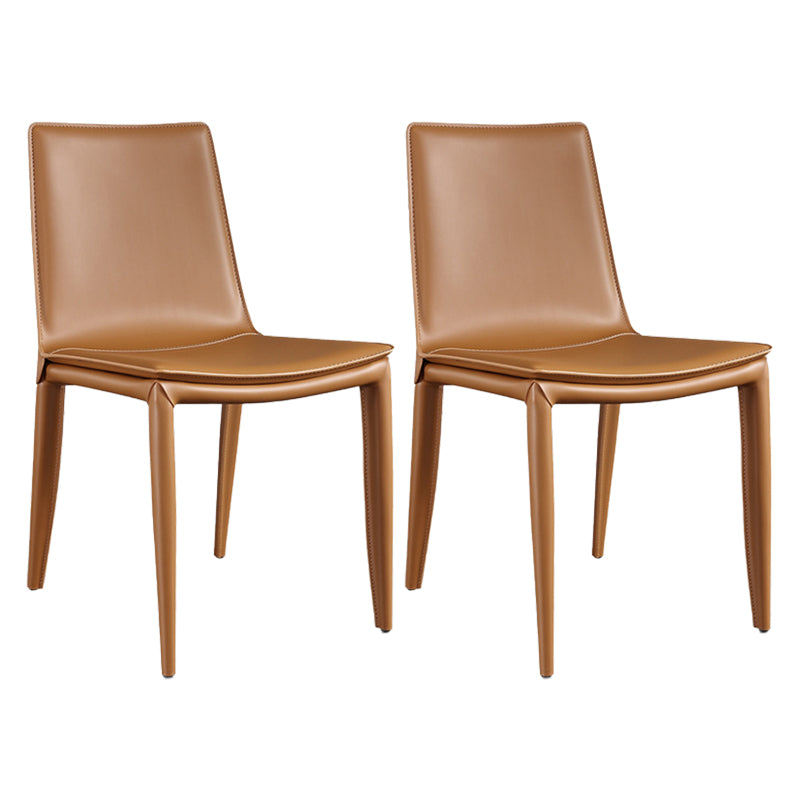 Silla lateral curvada de cuero contemporánea Silla Parsons con acabado mate