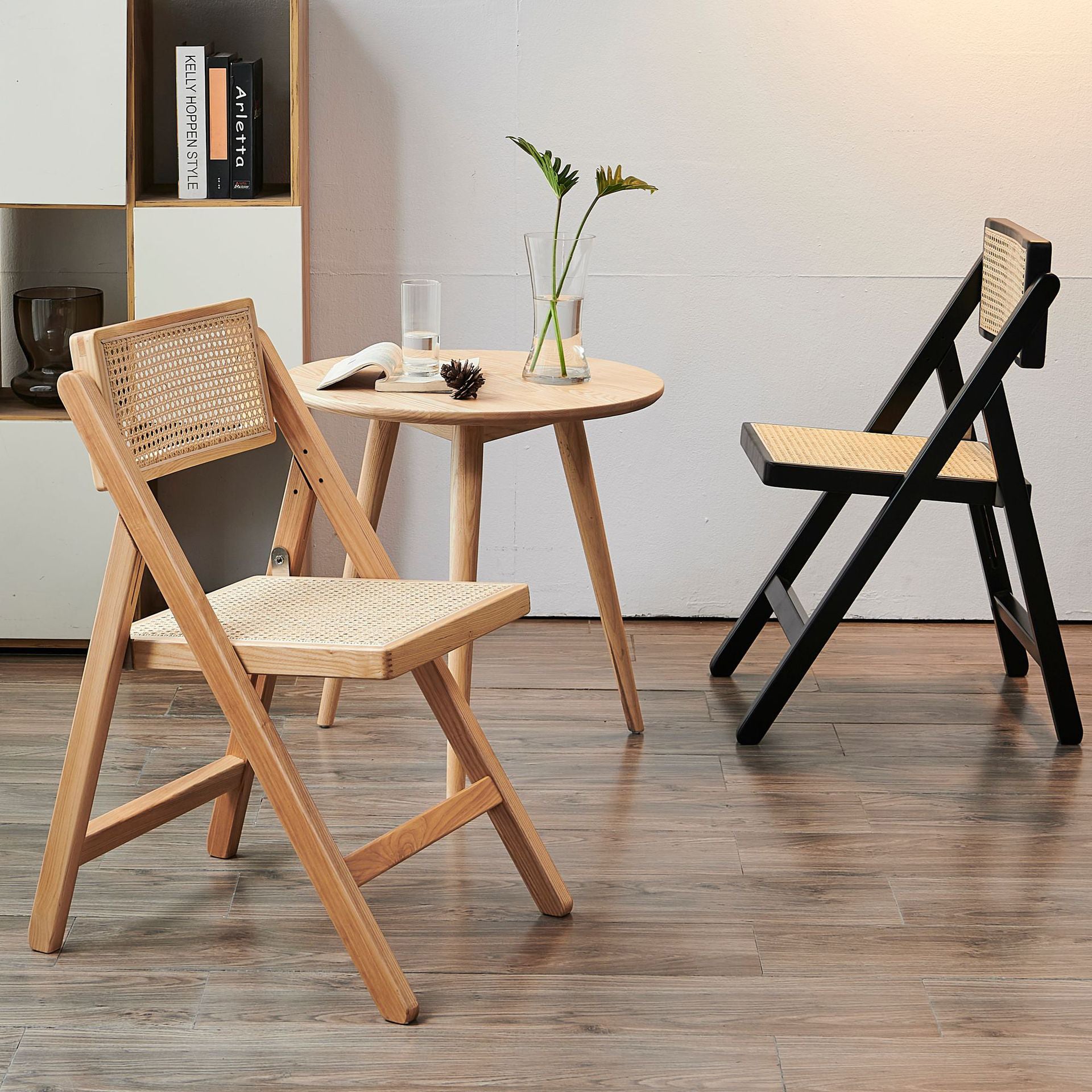 Silla lateral contemporánea con respaldo abierto, acabado mate de madera maciza, silla sin brazos