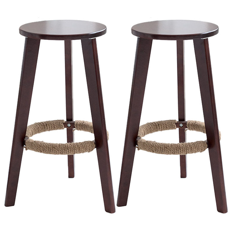 Taburete de bar simple apilable industrial de madera de caucho, taburete alto para interiores con asiento redondo