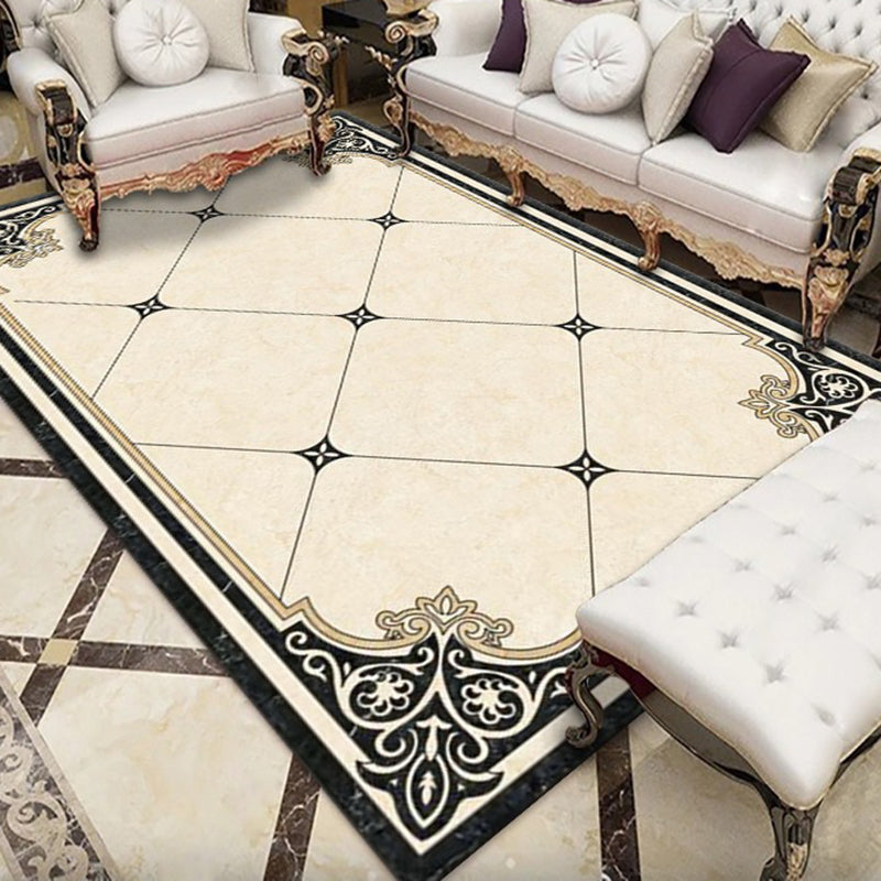 Brown Luxury Rug Polyester Graphic Rug Stain Resistant Rug for Living Room