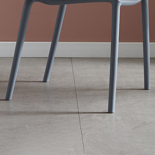 Sedie da pranzo moderne in plastica per interni in plastica.