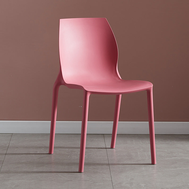 Sedie da pranzo moderne in plastica per interni in plastica.