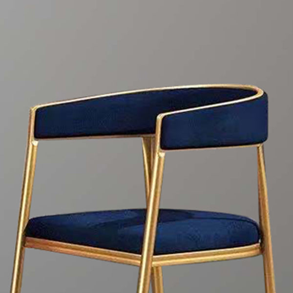 El comedor del metal de Glam preside el sillón tapizado trasero abierto