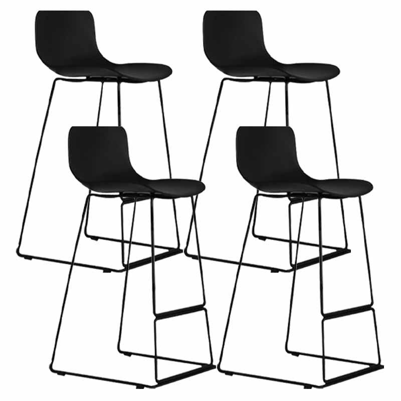 Taburetes de bar de plástico y metal de estilo escandinavo, taburetes de bar con respaldo bajo y reposapiés