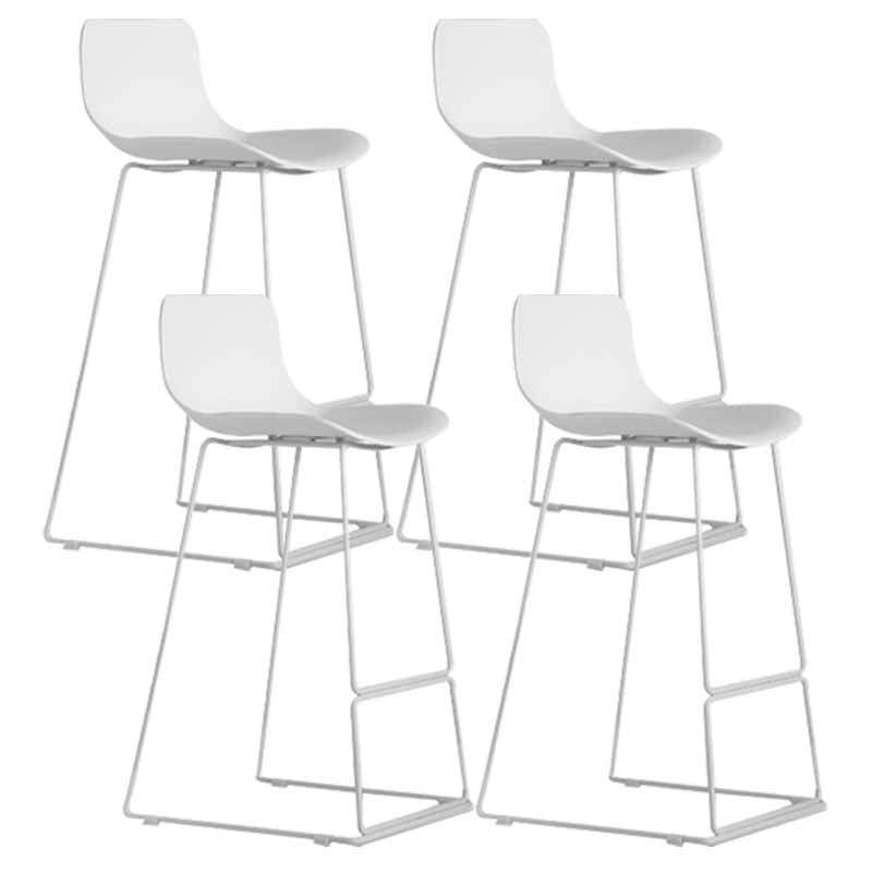 Taburetes de bar de plástico y metal de estilo escandinavo, taburetes de bar con respaldo bajo y reposapiés