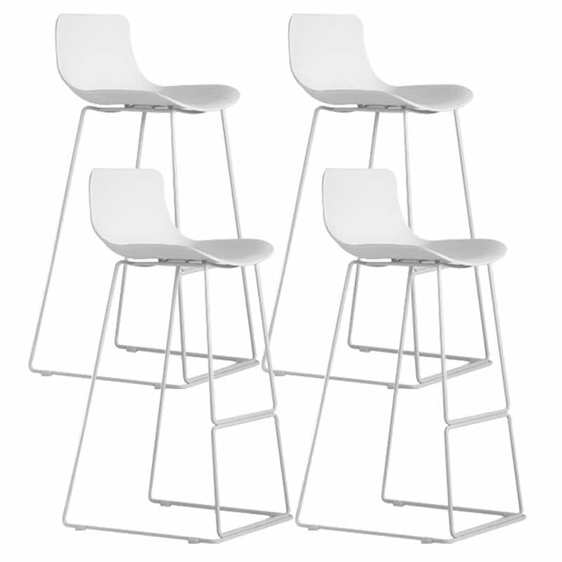 Taburetes de bar de plástico y metal de estilo escandinavo, taburetes de bar con respaldo bajo y reposapiés