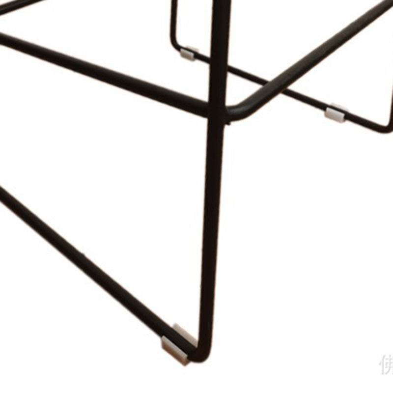 Taburetes de bar escandinavos de plástico y metal negro, taburetes de bar sin respaldo (juego de 4)
