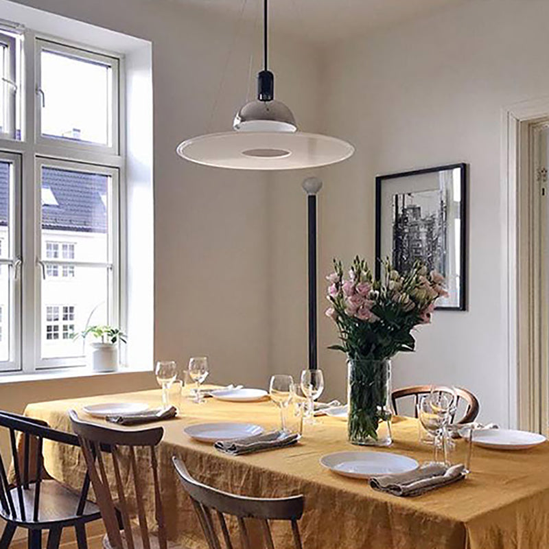 Round Hanging Light Post Modern Pendant Lighting Ayémorrat pour la salle à manger Coffee Shop