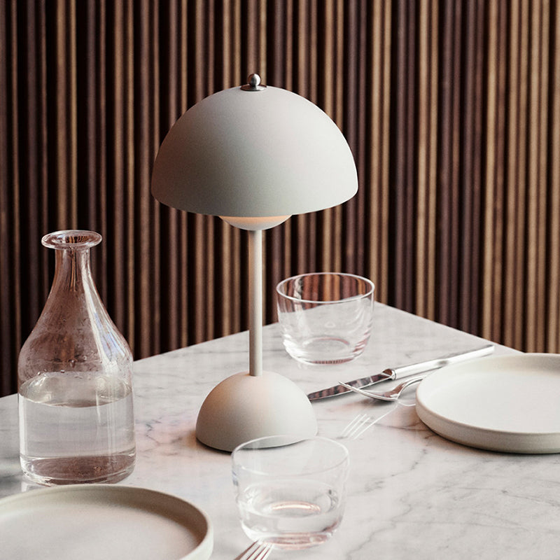 Colorful Macaron Desk Lamp Modern Style Desk Lighting Fixture for Sitting Room