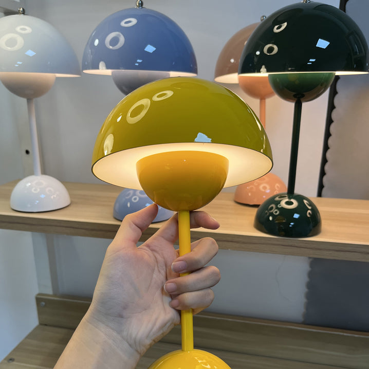 Colorful Macaron Desk Lamp Modern Style Desk Lighting Fixture for Sitting Room