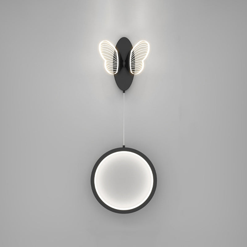 Éclairage mural en métal de forme géométrique