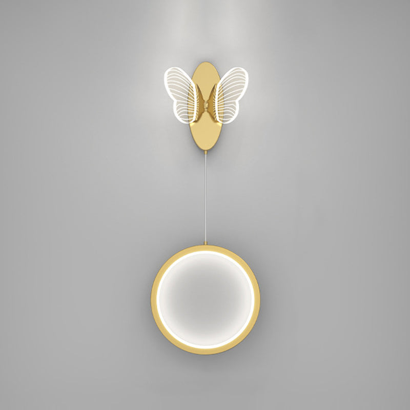 Éclairage mural en métal de forme géométrique