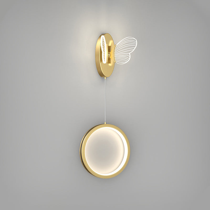 Éclairage mural en métal de forme géométrique