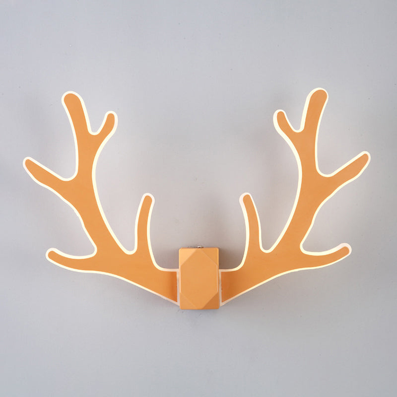 Éclairage mural en métal de forme unique