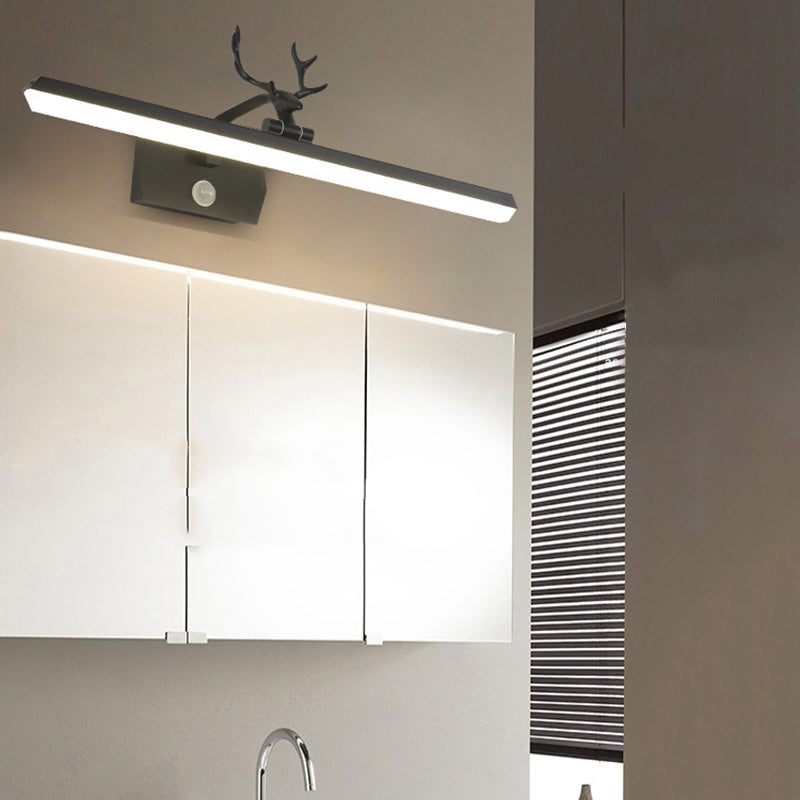 Linear Shape Metal Wall Sconce Modern Style Single Light Mirror Wall Mount Light Fixture