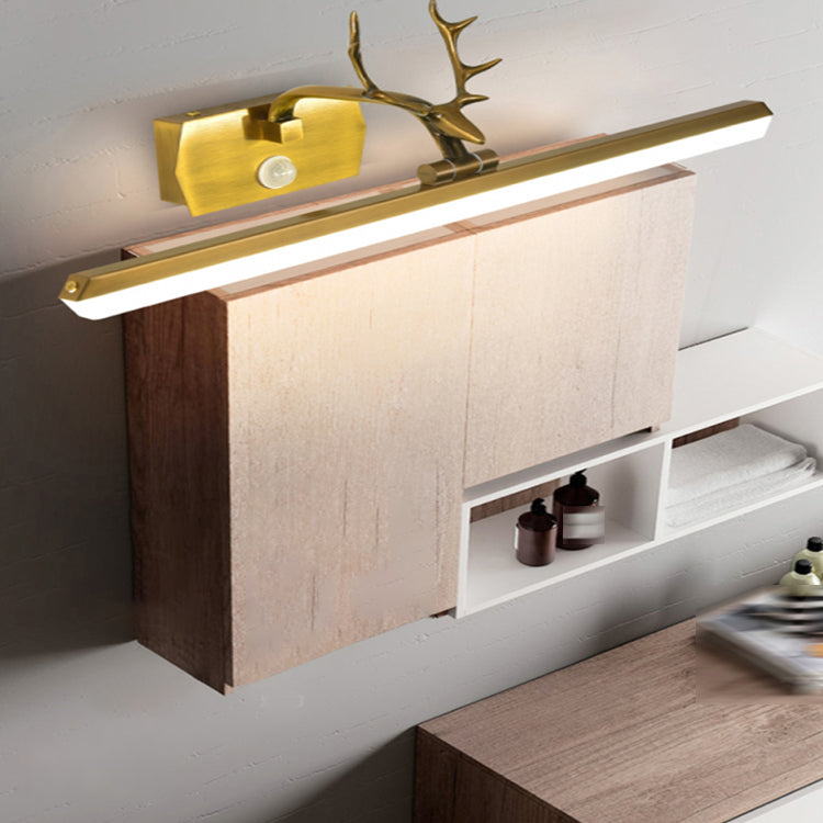 Linear Shape Metal Wall Sconce Modern Style Single Light Mirror Wall Mount Light Fixture