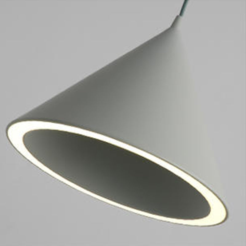 Forme de cône en métal Lumières suspendues modernes Macaron style 1 pendentif lumineux Light pour salle à manger