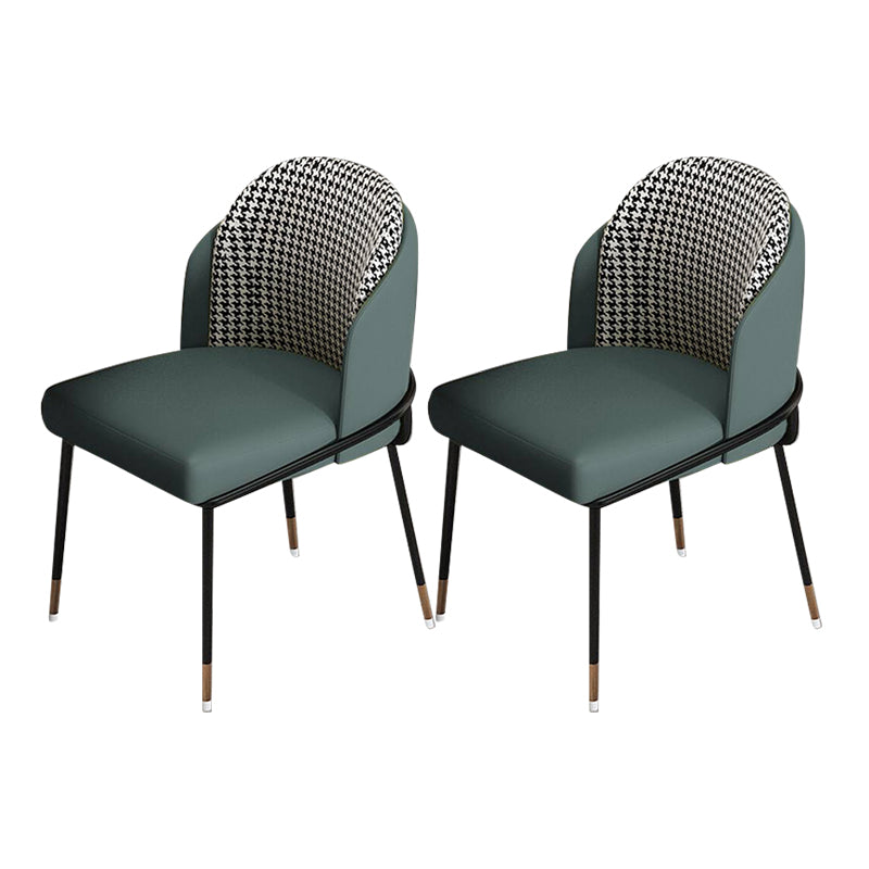 Silla de comedor de metal Glam, silla sin brazos lateral de comedor tapizada para uso en restaurantes