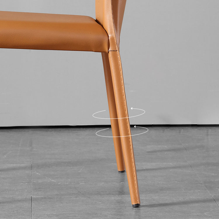 Silla lateral moderna con respaldo de orejas, silla de cuero con acabado mate para comedor
