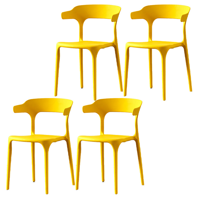 Polcatura da pranzo in plastica in plastica scandinava.