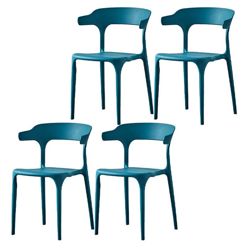 Polcatura da pranzo in plastica in plastica scandinava.