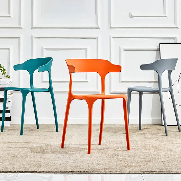 Silla de comedor plástica contemporánea del final mate de la silla del brazo de la parte posterior abierta del restaurante