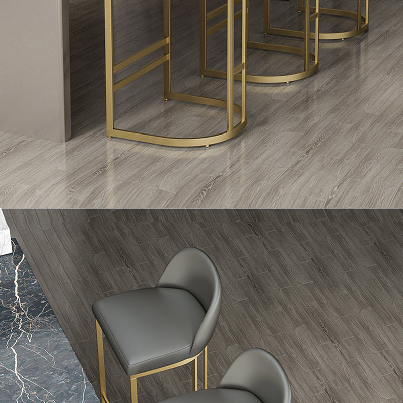 Moderner Barhocker mit Schlitten, Metallbeinen, Lederschalensitz, Barhocker für die Küche