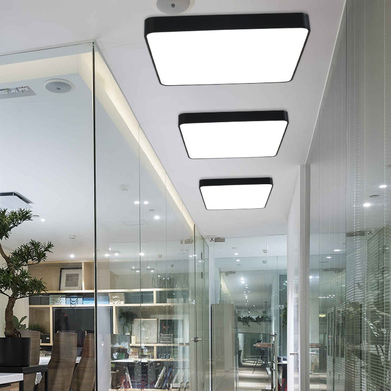 Schwarze, quadratische Deckenleuchte, schlichte LED-Deckenleuchte aus Aluminium