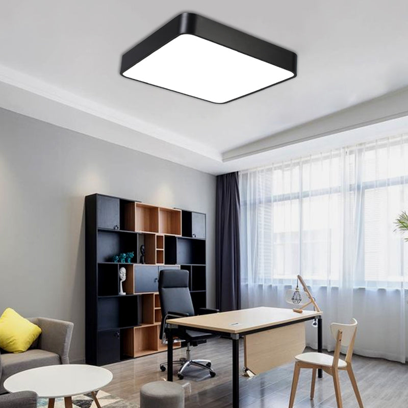 Schwarze, quadratische Deckenleuchte, schlichte LED-Deckenleuchte aus Aluminium