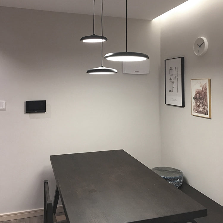 Lumière suspendue en métal Postmodern LED PENDANT POUR LE SALLE SOIX SOIR