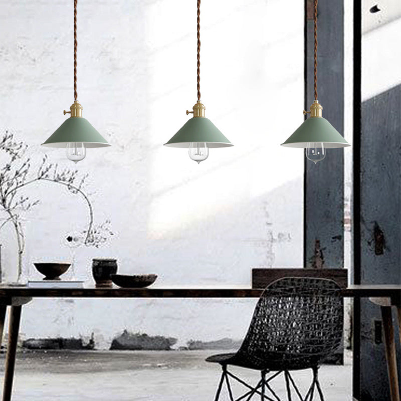 Forme de cône en métal Lumières suspendues modernes à 1 lumière suspendue à support pour salle à manger