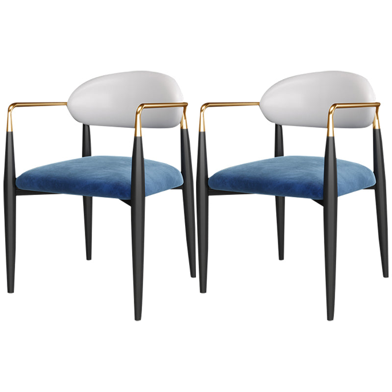 Silla de comedor tapizada con acabado mate y respaldo abierto contemporáneo para sala de conferencias