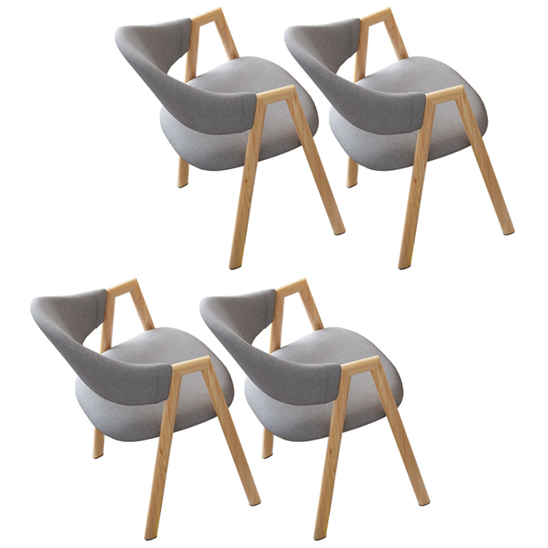 Chaise de salle à manger tapissée au fini mat de chaise à dossier ouvert contemporaine