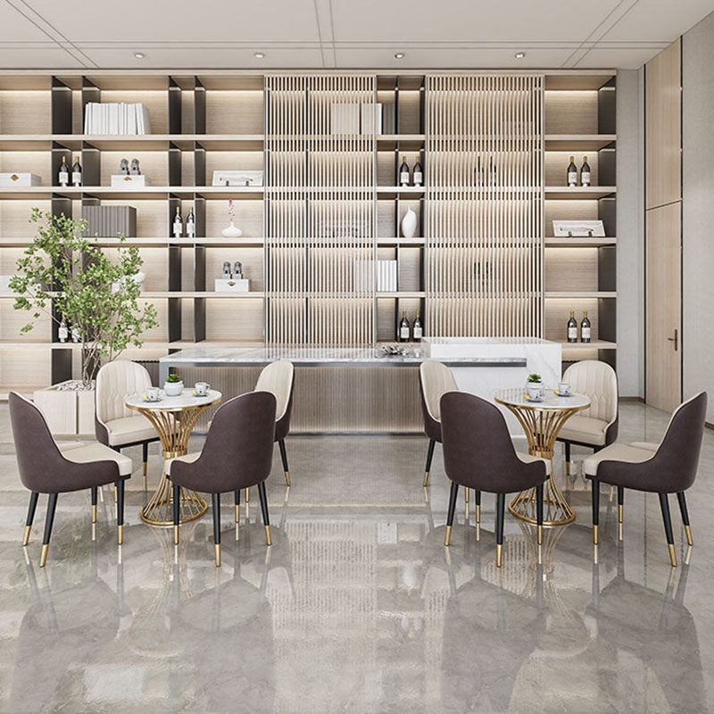 Silla de comedor de metal Glam, sillas de comedor tapizadas sin brazos para uso en restaurantes