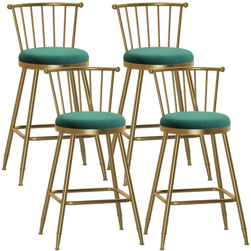 Glam Barhocker ohne Armlehnen, Barhocker aus Stahl für den Milchteeladen mit Samtkissen