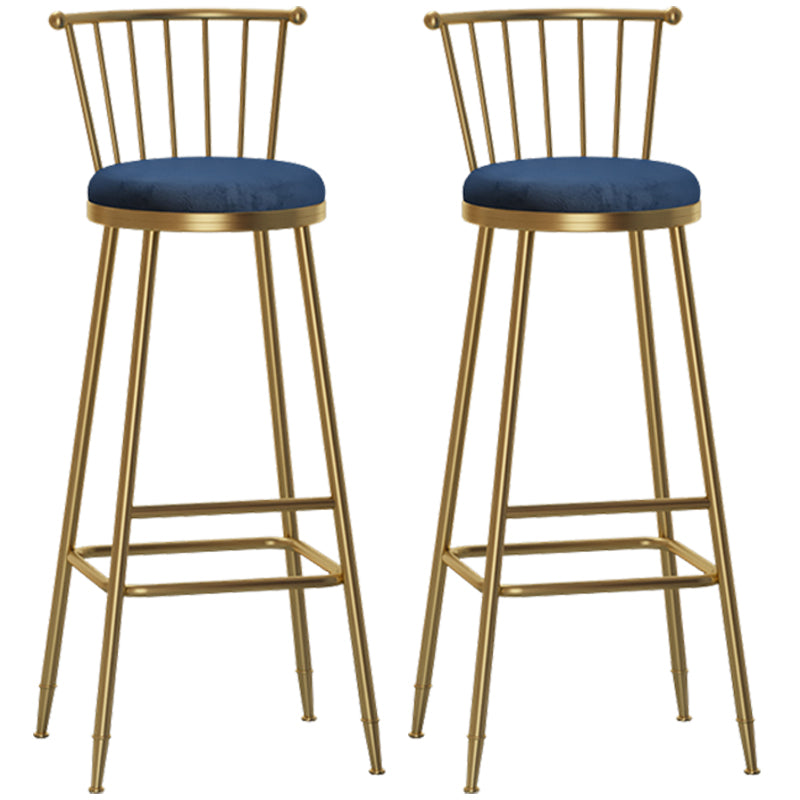 Glam Barhocker ohne Armlehnen, Barhocker aus Stahl für den Milchteeladen mit Samtkissen