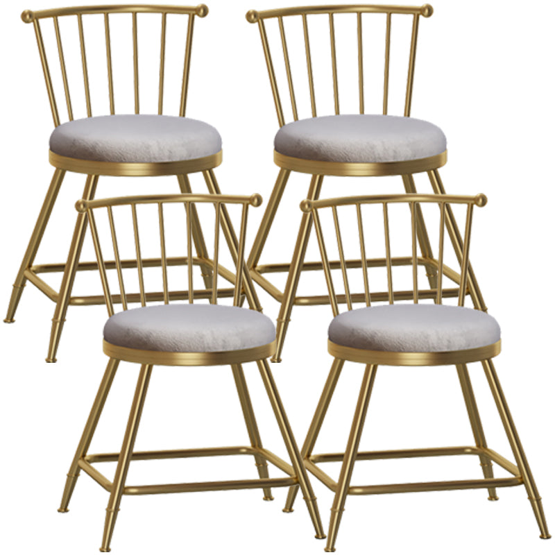 Glam Barhocker ohne Armlehnen, Barhocker aus Stahl für den Milchteeladen mit Samtkissen