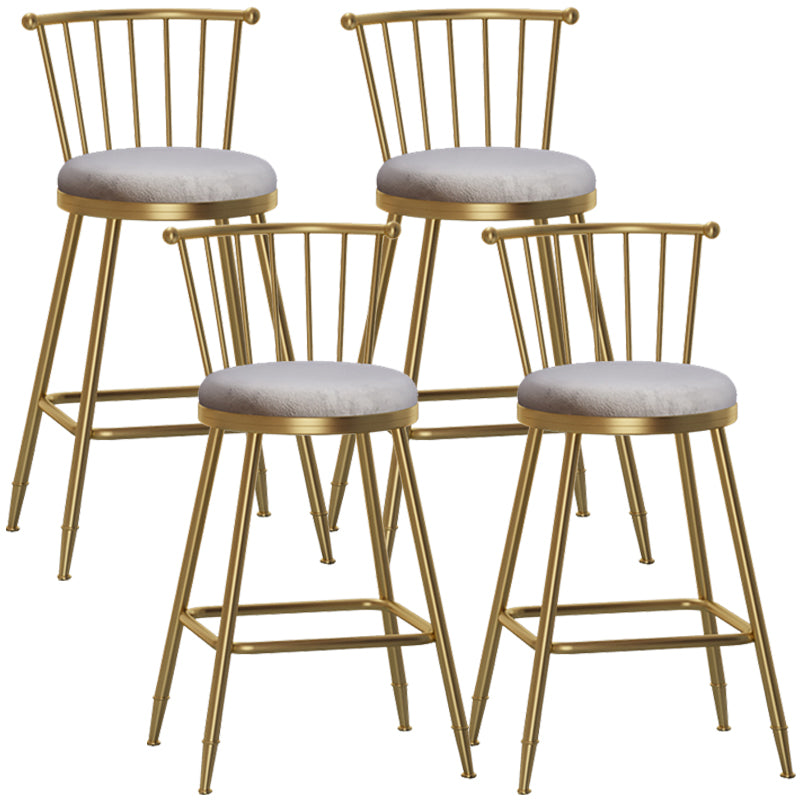 Glam Barhocker ohne Armlehnen, Barhocker aus Stahl für den Milchteeladen mit Samtkissen