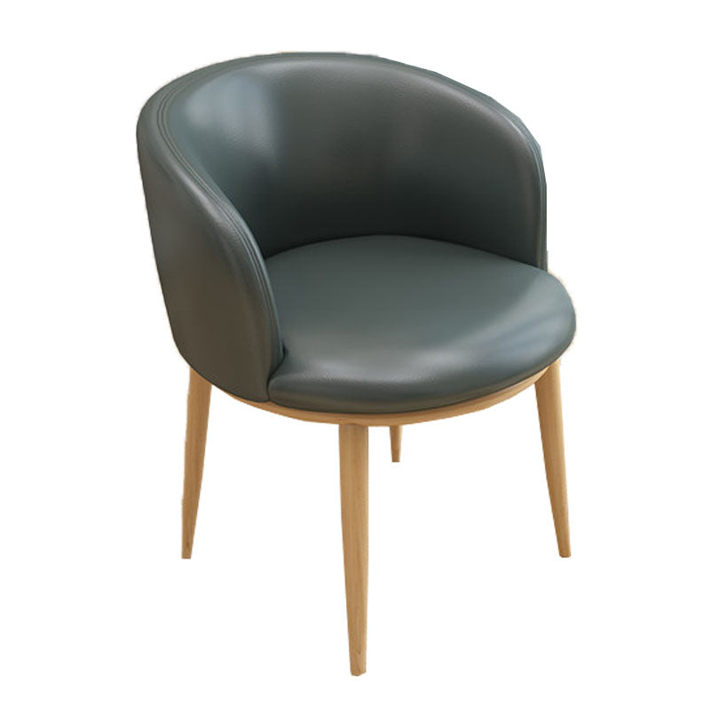Silla de comedor de cuero con respaldo sólido y acabado mate para el hogar contemporáneo
