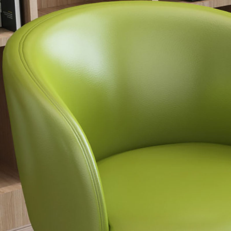 Silla de comedor de cuero con respaldo sólido y acabado mate para el hogar contemporáneo